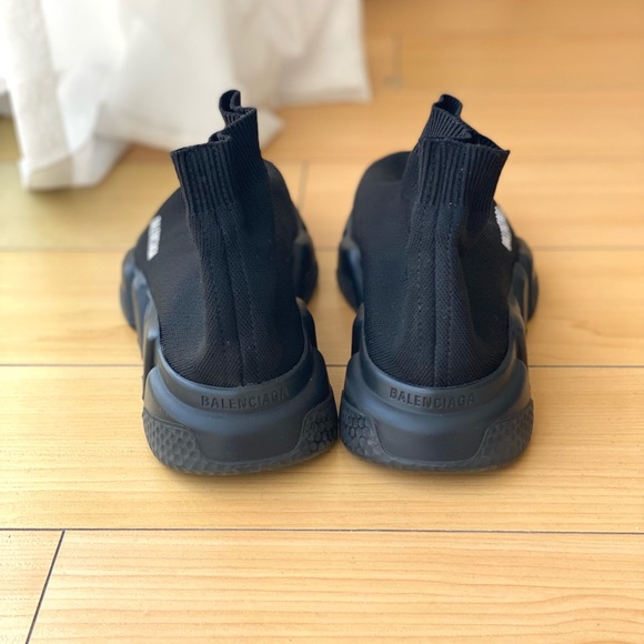 Balenciaga WOMEN'S SPEED RECYCLED KNIT SNEAKER IN BLACK - Picture 3 of 5